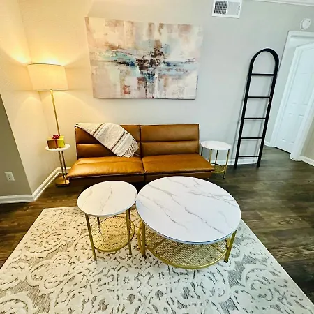 New 2 Bedroom Apartment Near Galleria